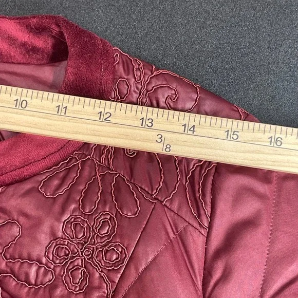 Zenergy by Chico's Quilted Embroidered Jacket Burgundy Velvet Trim Womens Size 0 - Picture 8 of 11